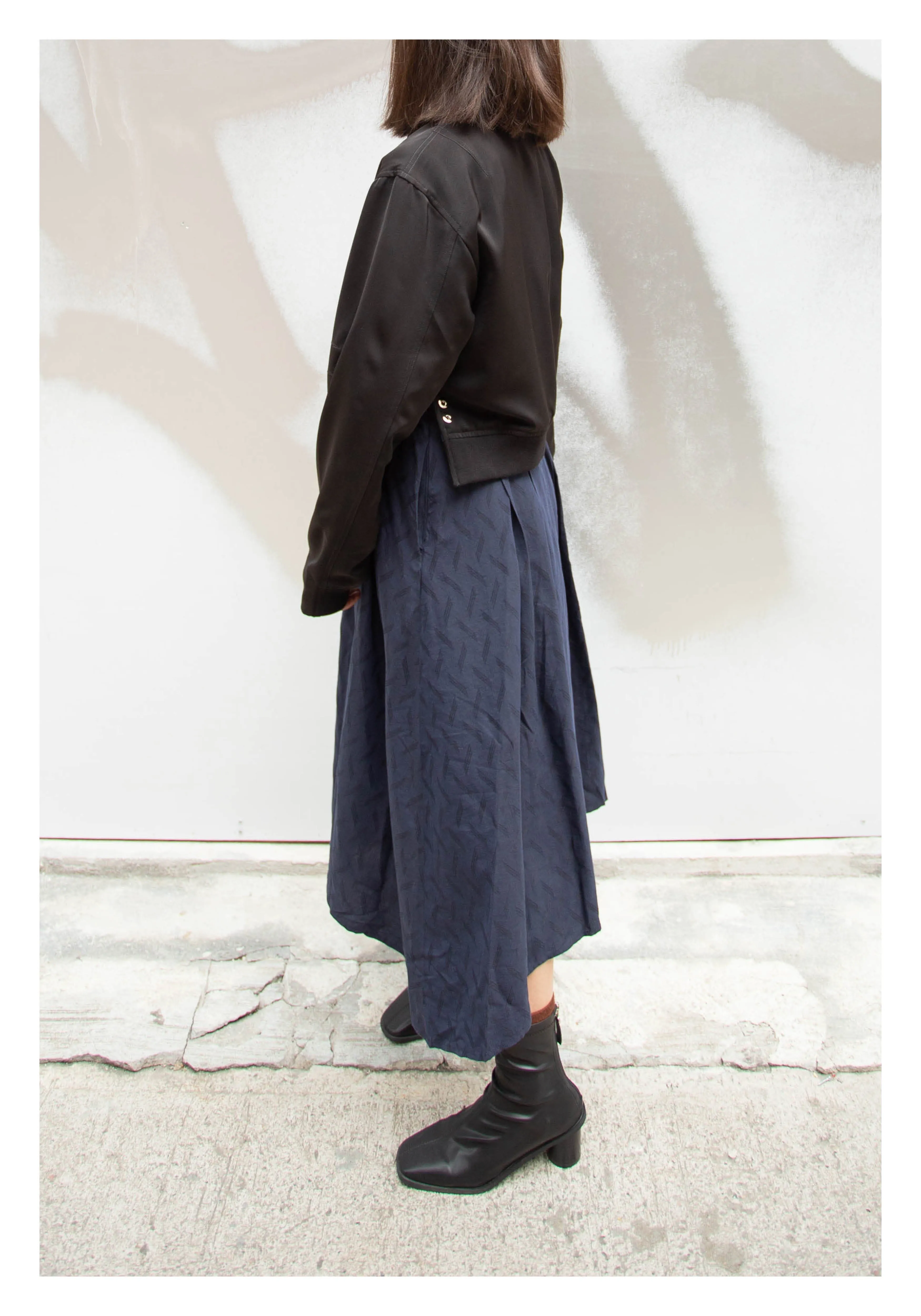 Cropped Slit Bomber Jacket Black