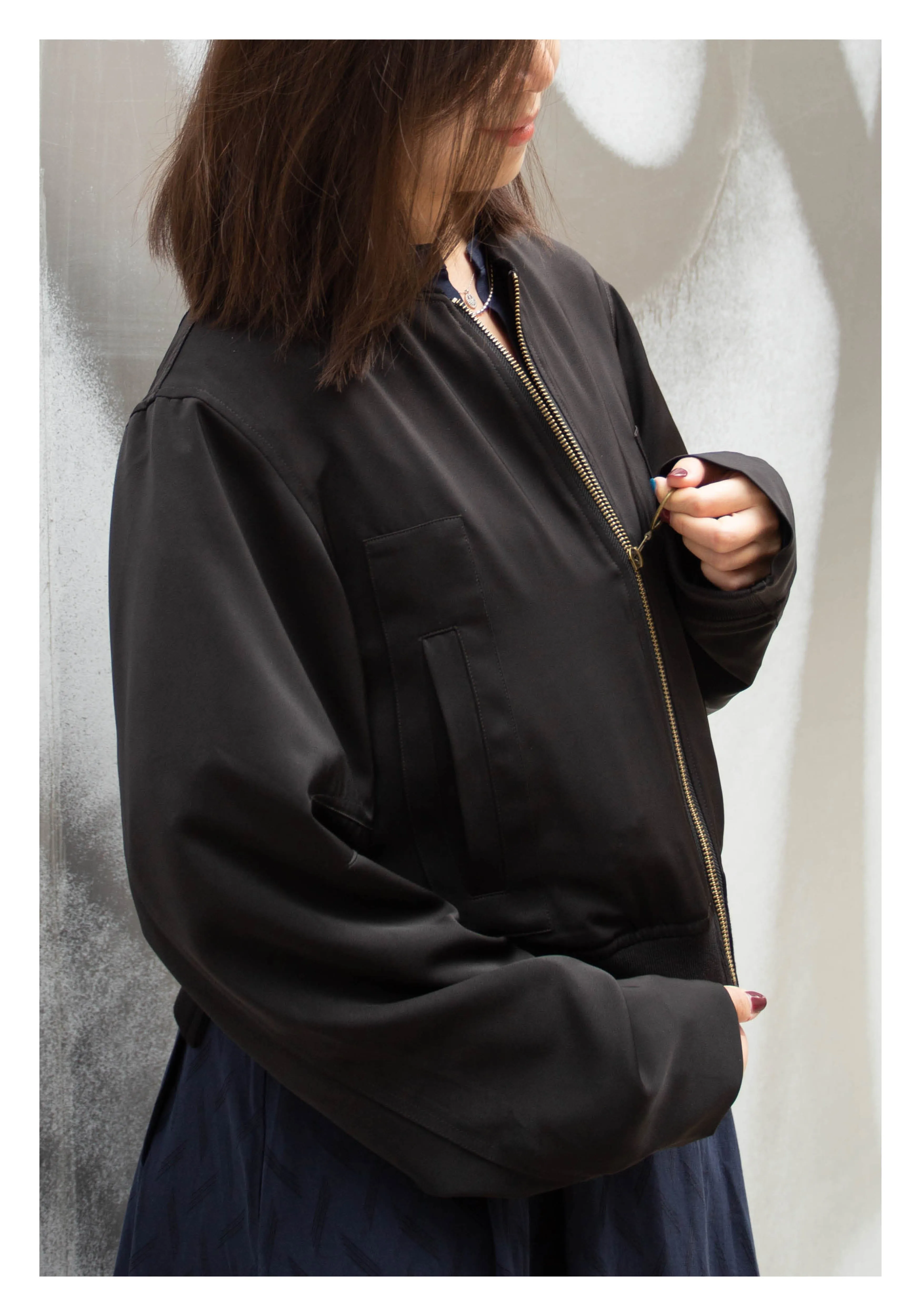 Cropped Slit Bomber Jacket Black