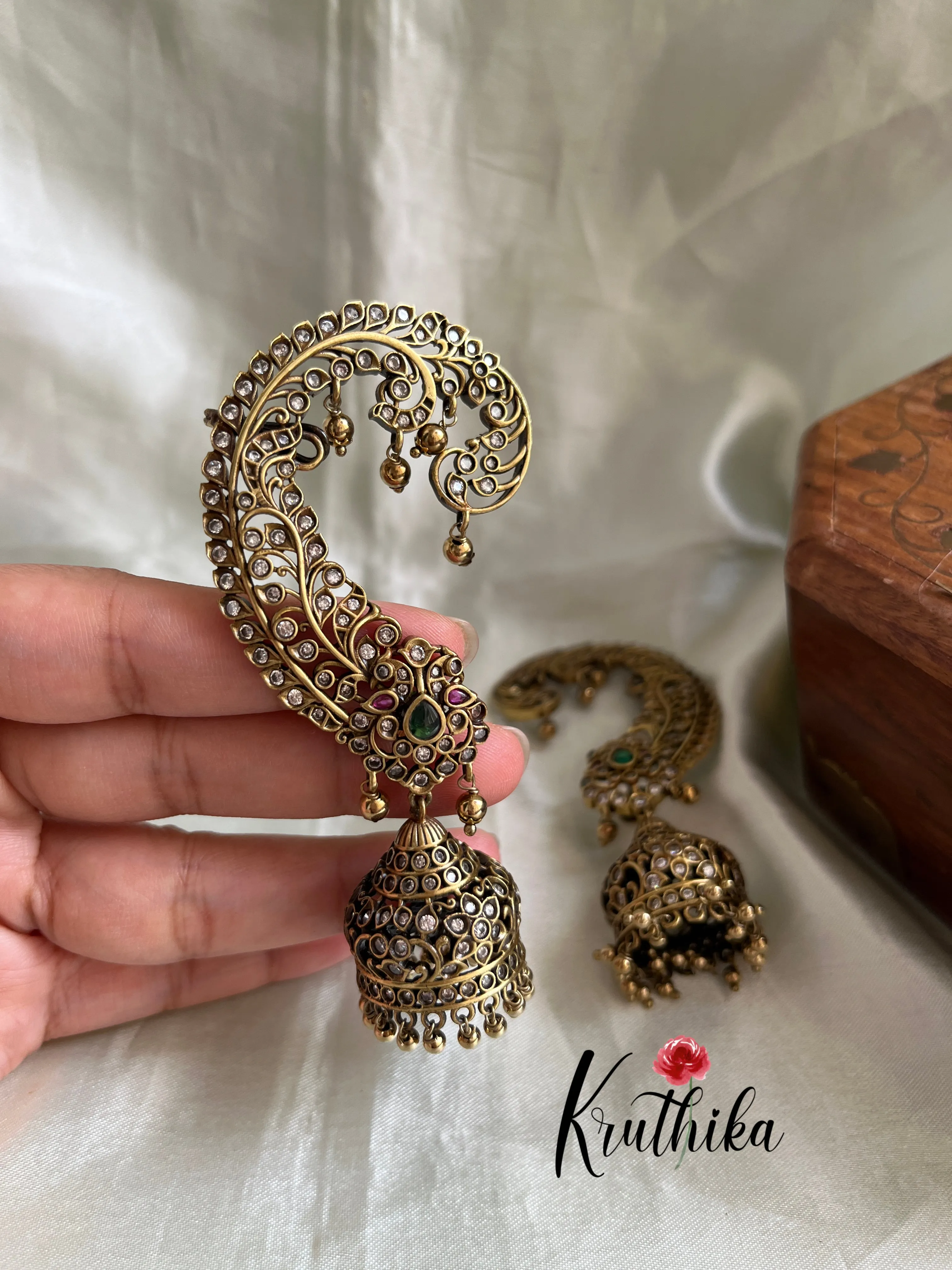 Trendy Cutwork Jhumka E296